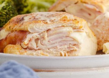 Bifes de frango recheados no forno