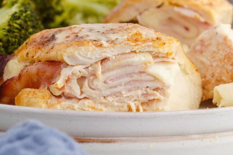 Bifes de frango recheados no forno