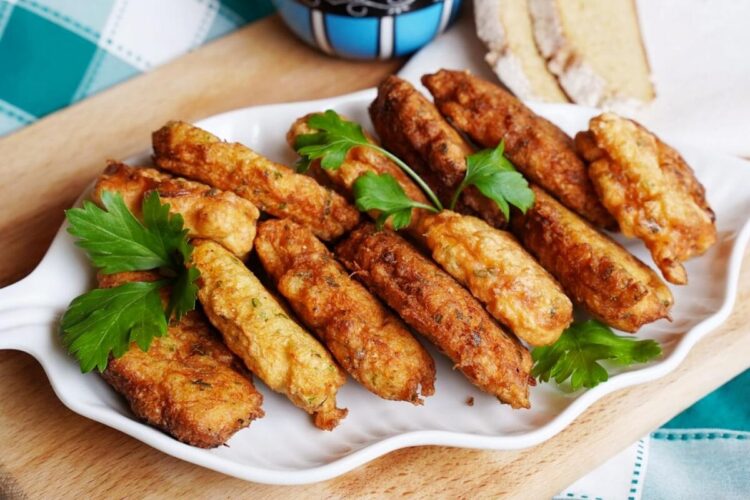 Pataniscas de bacalhau à antiga