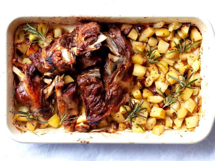 Borrego assado no forno à Alentejana