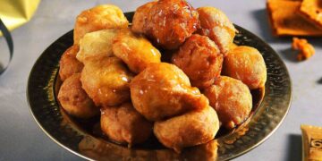 Sonhos de Natal com calda de laranja