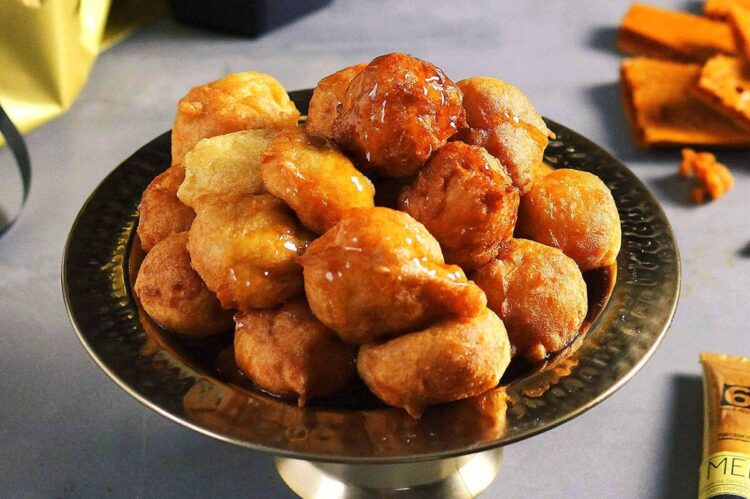 Sonhos de Natal com calda de laranja