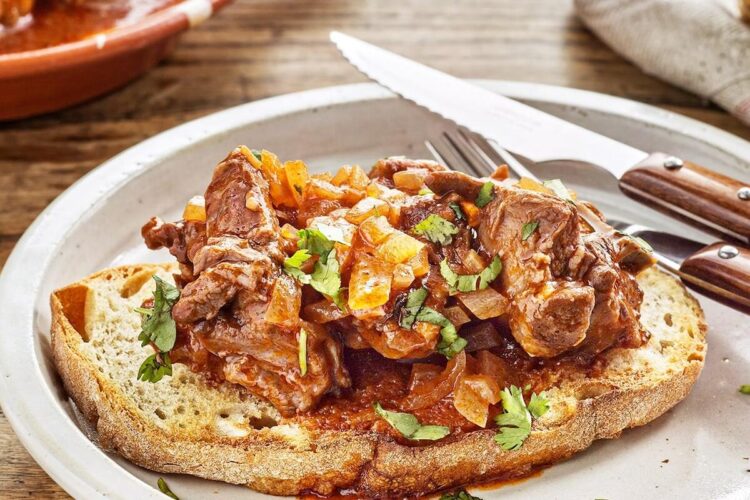 Ensopado de borrego à moda do Alentejo