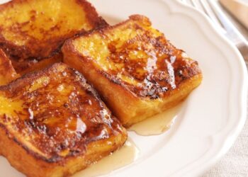 Rabanadas no forno com calda