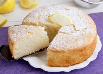 Bolo de natas e limão