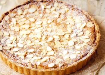 Tarte de amêndoa e leite condensado