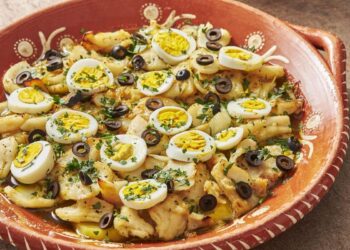 Bacalhau à Gomes de Sá à moda antiga