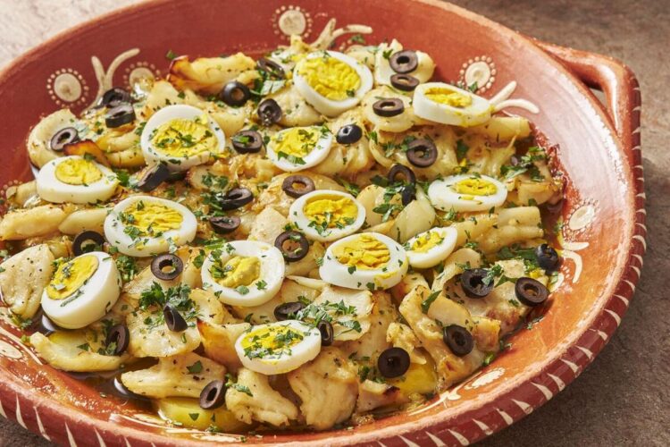 Bacalhau à Gomes de Sá à moda antiga