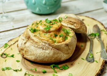 Açorda de camarão à moda do Alentejo