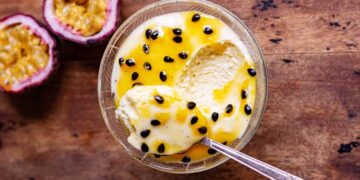 Mousse de maracujá com iogurte