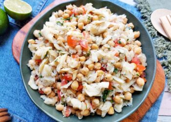 Salada de grão-de-bico e bacalhau