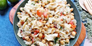 Salada de grão-de-bico e bacalhau