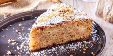 Bolo de maçã e nozes