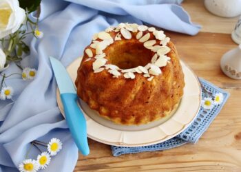 Bolo de cenoura e ananás