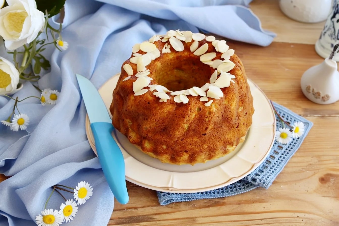 Bolo de cenoura e ananás