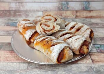 Pão com queijo e chouriço