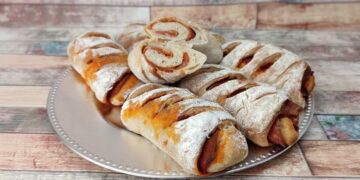 Pão com queijo e chouriço