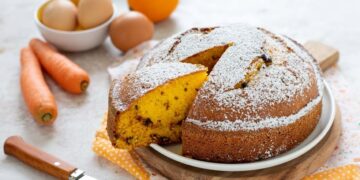 Bolo de cenoura com pepitas de chocolate