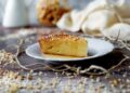 Bolo de laranja e mel com calda