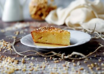 Bolo de laranja e mel com calda