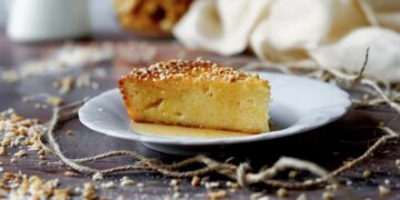 Bolo de laranja e mel com calda