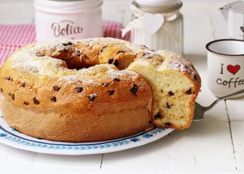 Bolo de iogurte com pepitas de chocolate