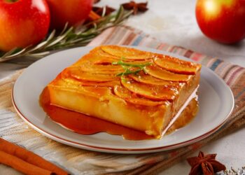 Pudim de pão com maçã