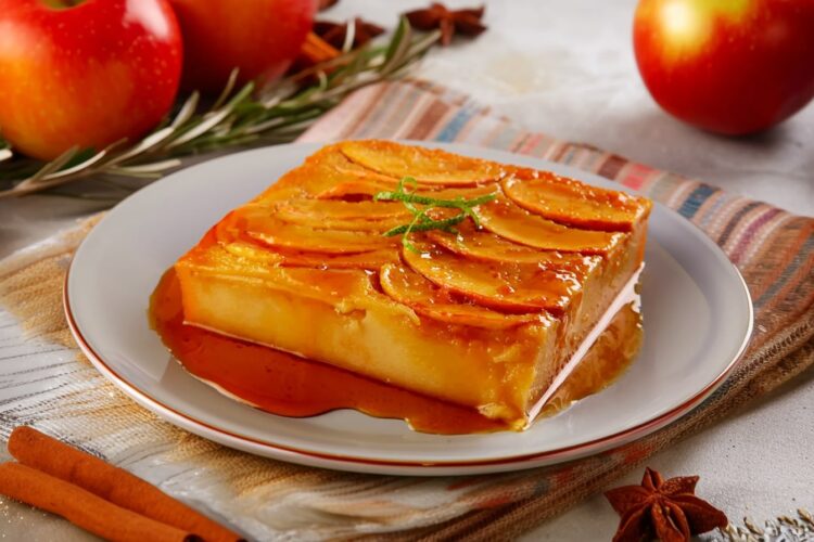 Pudim de pão com maçã