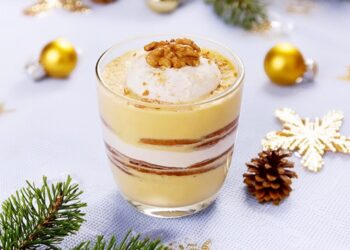 Leite creme com bolacha maria