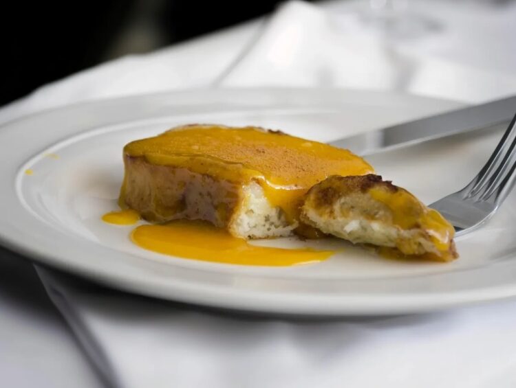 Rabanadas com doce de ovos