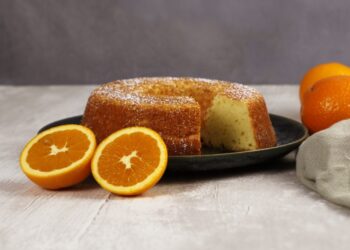Bolo de claras e laranja