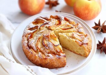 Bolo de maçã e canela