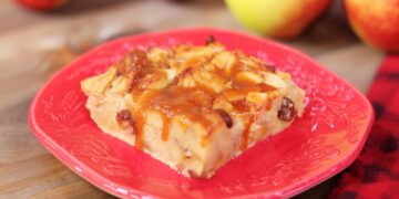 Pudim de pão com maçã e canela