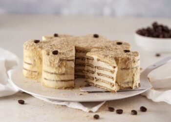 Bolo de bolacha com leite condensado