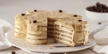 Bolo de bolacha com leite condensado