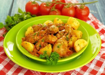 Frango estufado com batatas