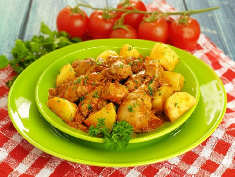Frango estufado com batatas