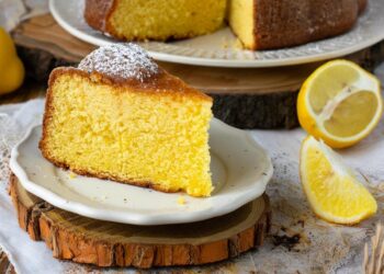 Bolo de limão, mel e canela