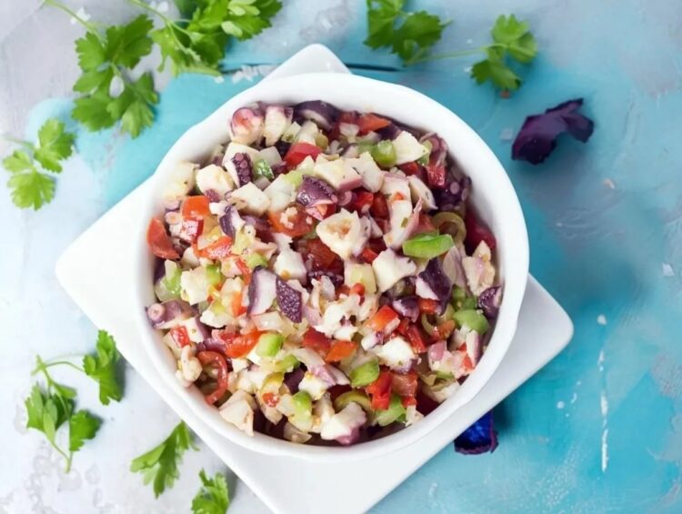 Salada de polvo à Algarvia