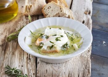 Sopa de coentros à Alentejana