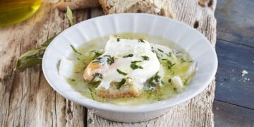 Sopa de coentros à Alentejana