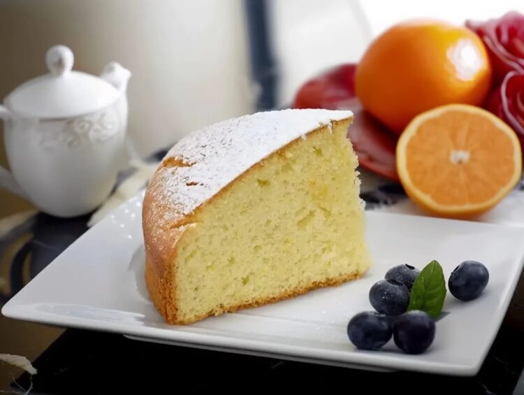 Bolo fofinho de iogurte natural