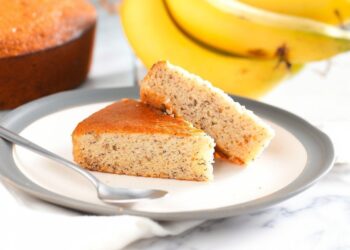 Bolo de banana e canela húmido e fofinho