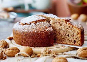 Bolo de requeijão e nozes