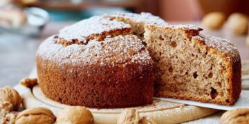 Bolo de requeijão e nozes