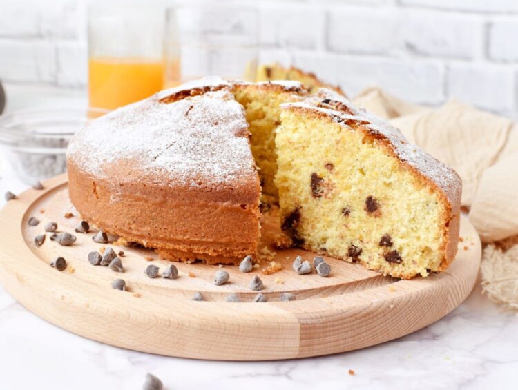 Bolo de laranja com pepitas de chocolate
