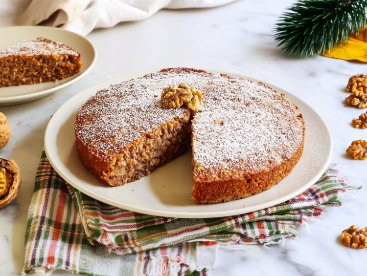 Bolo de noz e canela