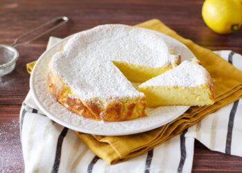 Bolo de requeijão e limão