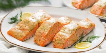 Salmão no forno com mel e mostarda