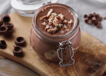Mousse de chocolate com nozes